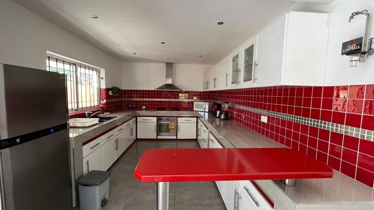 4 Bedrooms Penthouse 50 Meter To The By Dream Escapes * Pereybere Beach